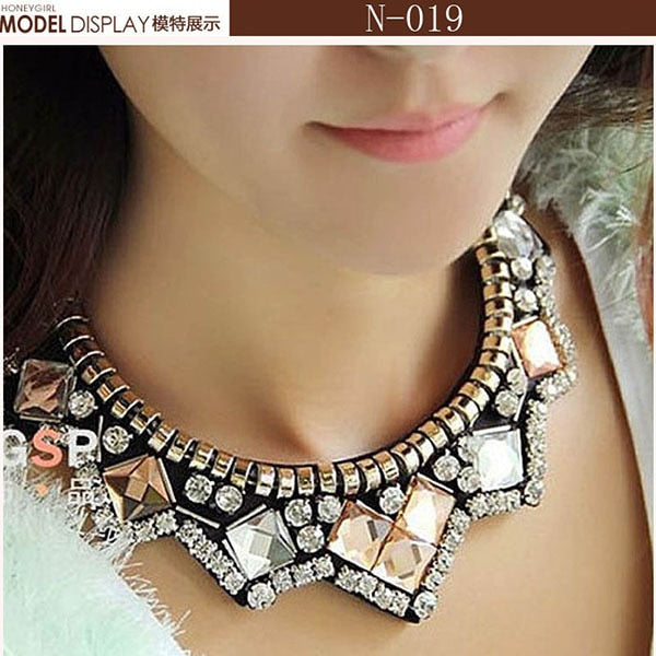 Fashionable Statement Choker Necklace