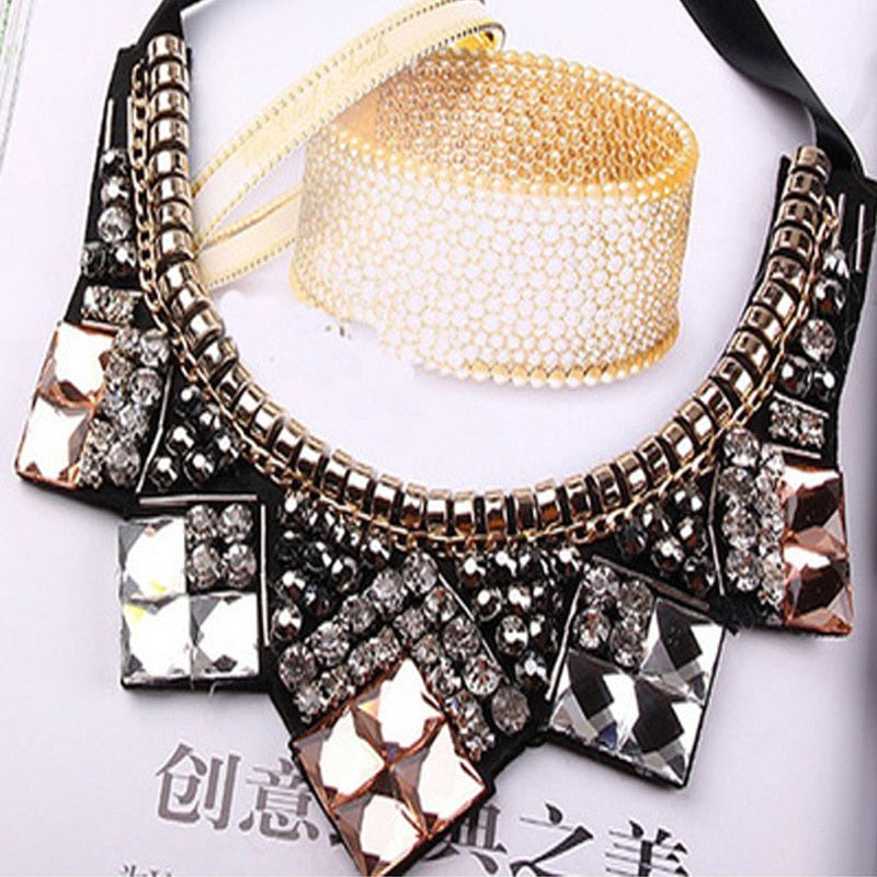 Fashionable Statement Choker Necklace